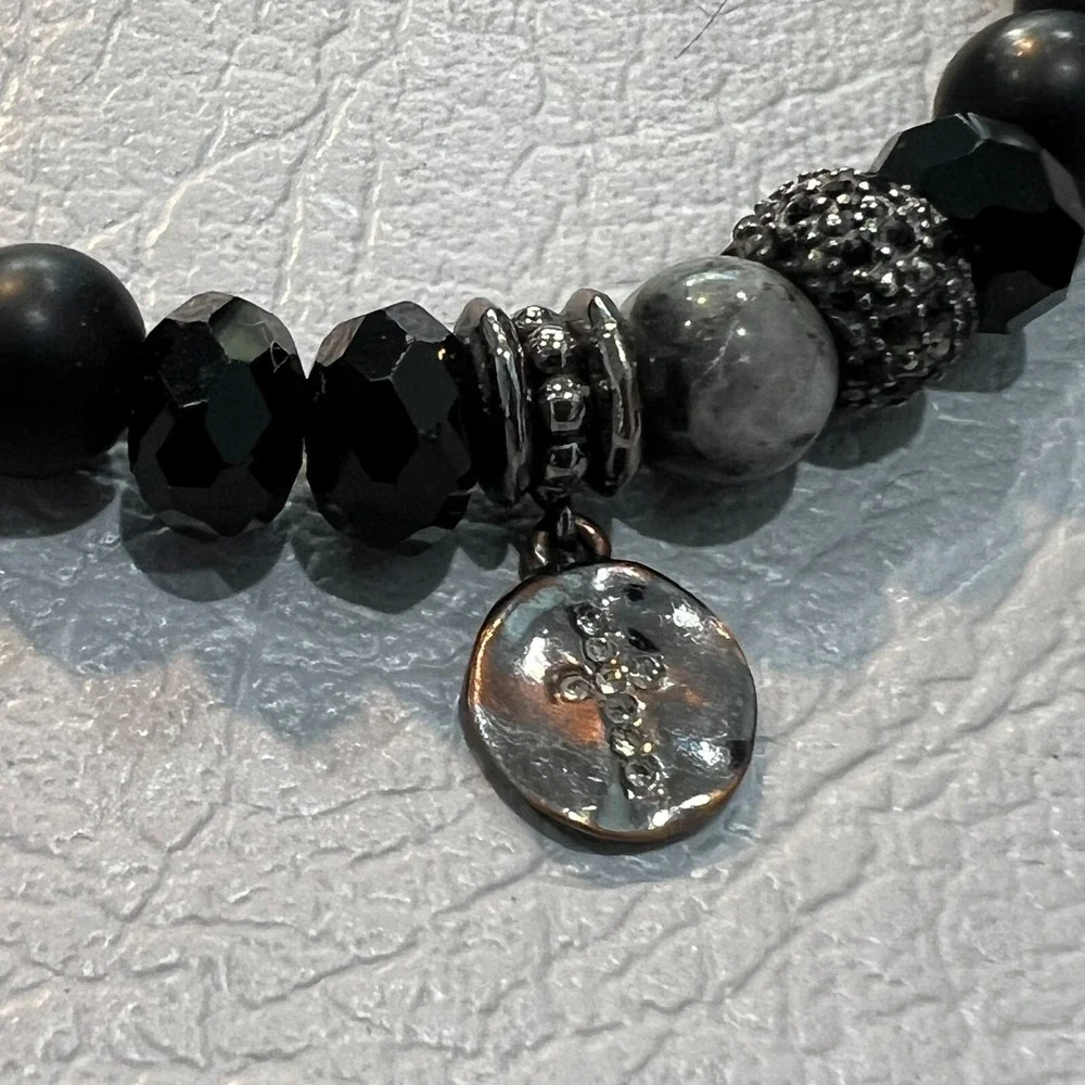 Black Beaded Stretch Bracelet Gray and Silver Tone‎ Accents Cross Bead